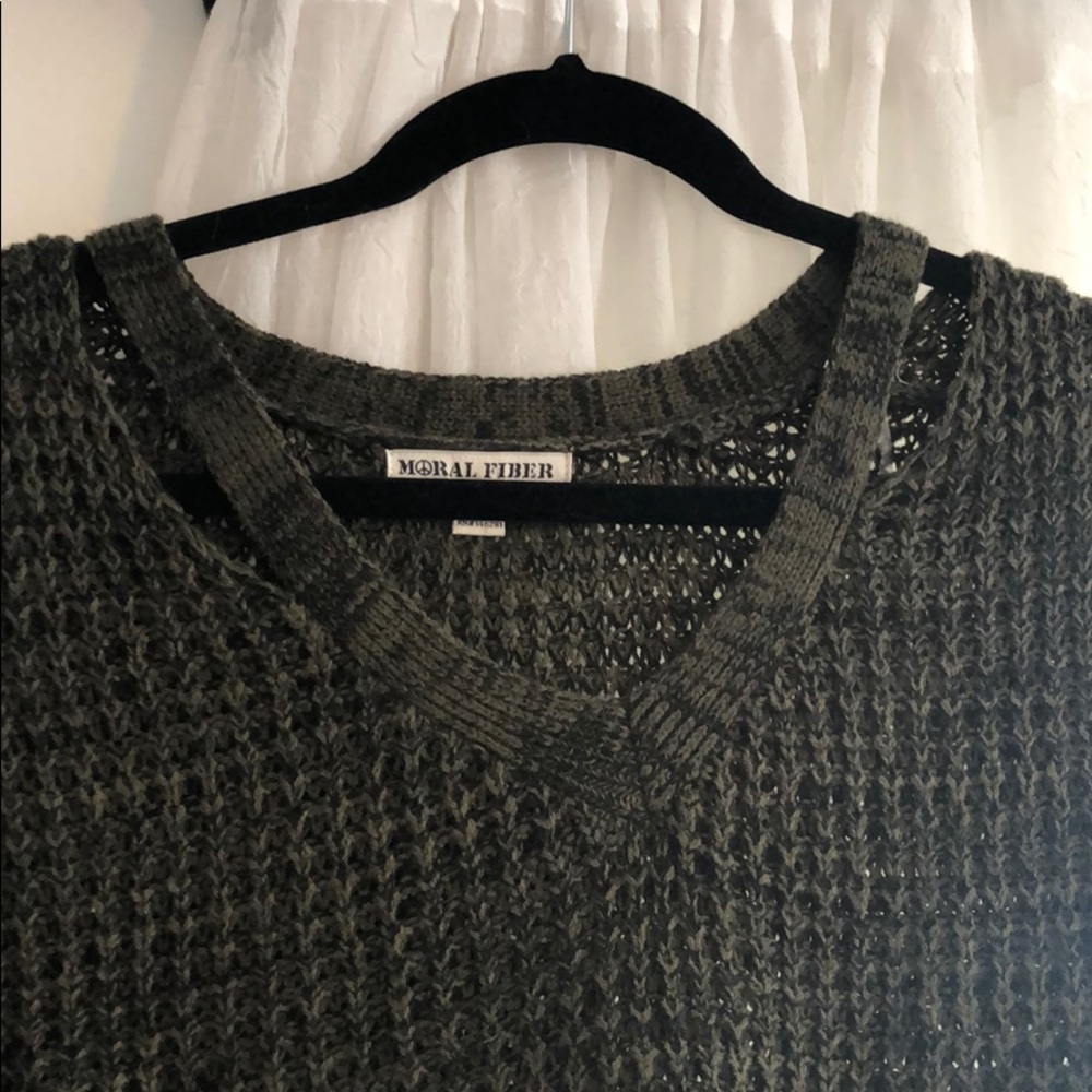 Sweater - Picture 2 of 4
